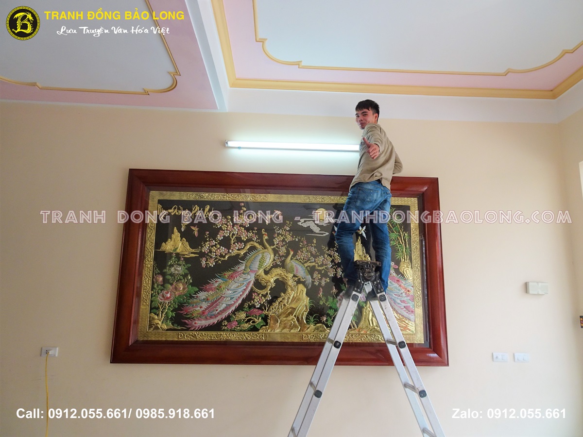 Tranh công mai 2m62 rất thích hợp sử dụng tại phòng khách hoặc phòng ngủ
