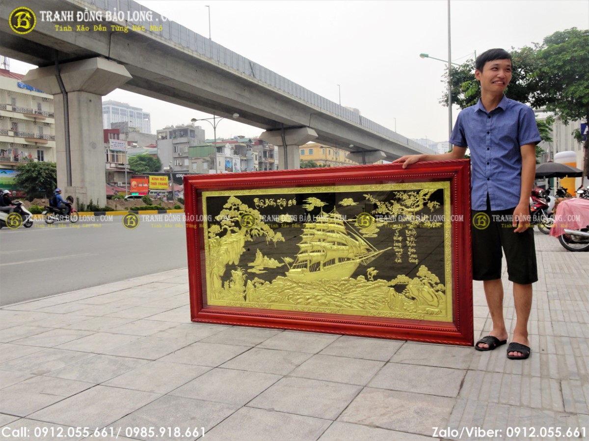Tranh được chạm rất tỉ mỉ và sắc nét