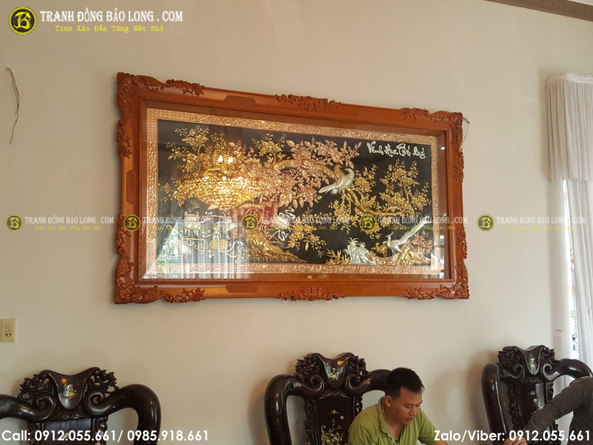 Cả 2 bức tranh Vinh Hoa Phú Qúy được lắp đặt tại phòng khách